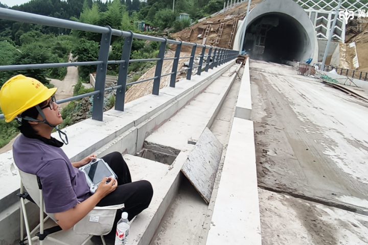 科技赋能山区高铁建设！翼启低空达州中铁基建重载无人机吊运项目正式启动