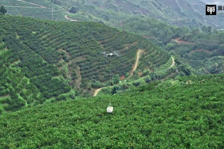 告别肩挑背扛!翼启低空重载无人机,解锁山地农林产业全新转运模式